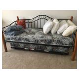 Trundle bed
