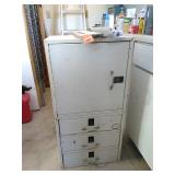 Metal cabinet