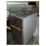 Frymaster gas deep fryer, like new GP14SD 