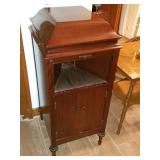 vintage/antique phonograph w cabinet