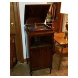 vintage/antique phonograph w cabinet