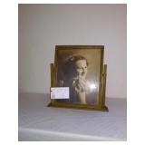 Vintage frame    $8.00