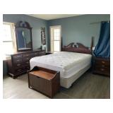 Bassett Bedroom Furniture Set