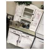 Hoosier Cabinet with Flour Sifter