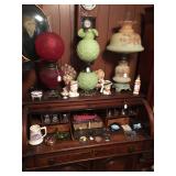 Many old lamps & furn.