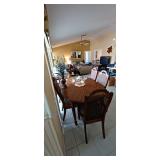 dinning room table 6/chair and leaf