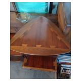 MCM Lane Acclaim Guitar Pick End