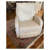 Swivel chair 