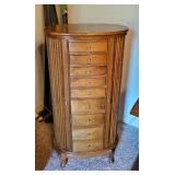 Accent Tables & Decor