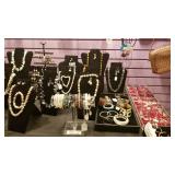 BLOW OUT - 75% OFF Extavaganza Jewelry Boutique & Home decor!!