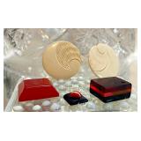 Vintage buttons Plastics & Bakelite