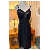 Hollywood Vaassarette by Munsingwear Vintage Black Slip 