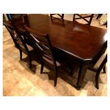 Dining Room Table & Chairs