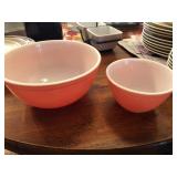 Pyrex bowls 