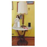 Mid Century Modern Pair of Tables and Pair of Lamps 