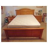 Queen Serta like new FOR SALE NOW. CALL CHRISTOPHER AT 386-405-1867