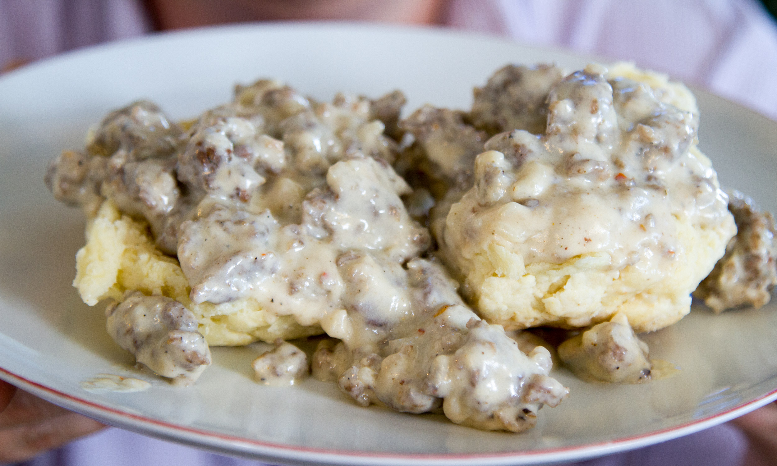 How to Make the Best Biscuits and Sausage Gravy of Your Life Extra Crispy