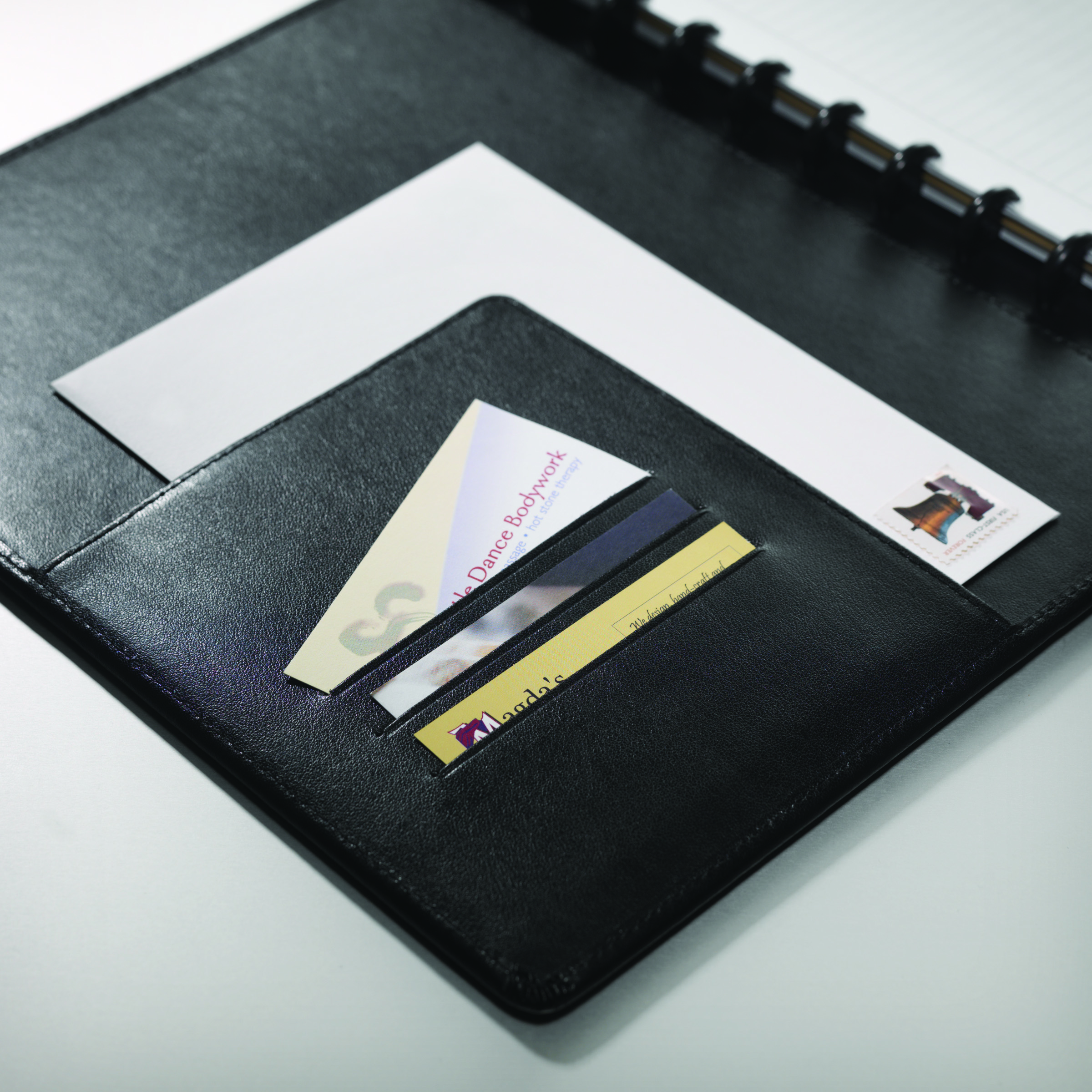 Staples Arc Customizable Leather Notebook System, Black, 91/2" x 111/