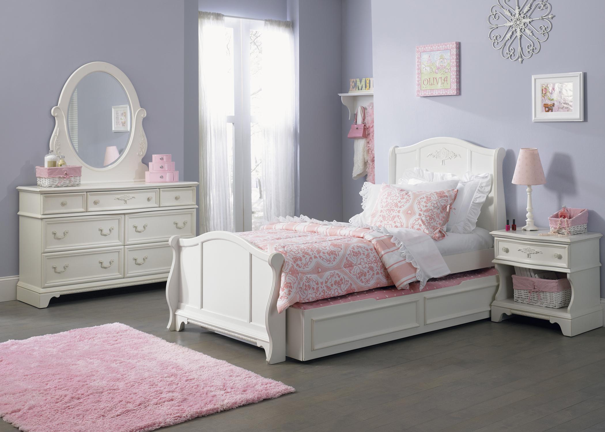 Traditional Twin Size Sleigh Bed with Trundle Drawer by