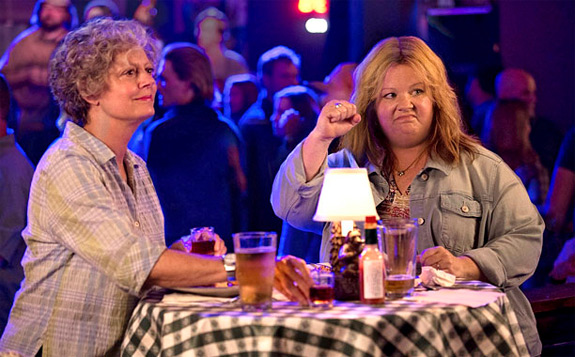 3244tammystillj_00000002501 Susan Sarandon and Melissa McCarthy star in scene from movie 'Tammy'.