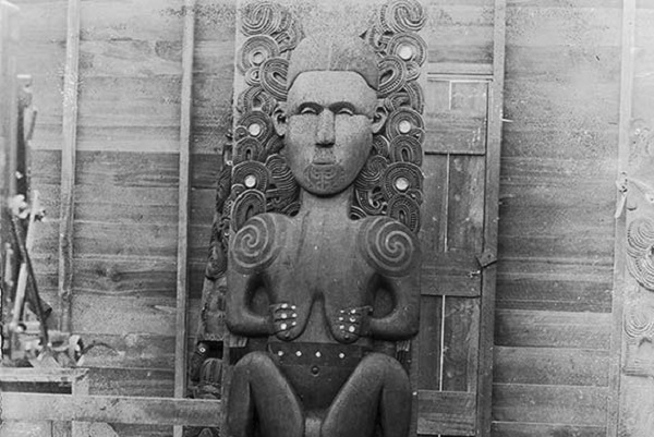 Hine-nui-te-pō Carving (artist and date unknown)