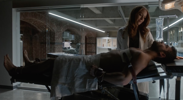 A typically romantic scene between H.G and Ja—oops, nope it’s two psychopaths.