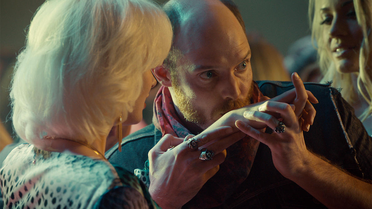 Wynonna Earp Keep Home Fires Burning Red