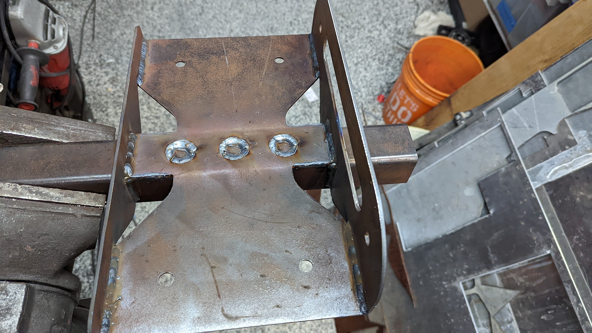 Harbor Freight Badlands Apex 12000 Winch Plate FireShare Langmuir