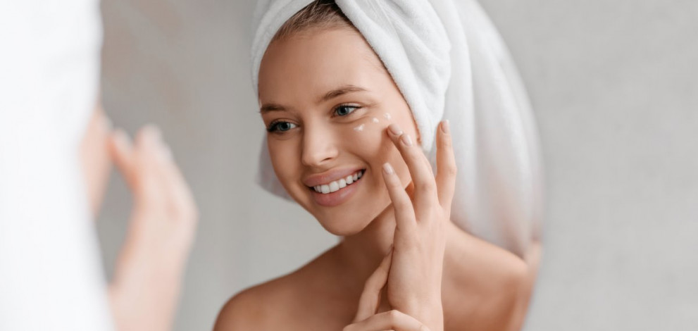 Portrait,Of,Young,Lady,Applying,Nourishing,Eye,Cream,After,Shower,