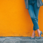 The comeback of low-heeled pumps in power dressing