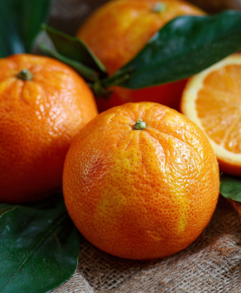 5 best collagen-rich fruits for radiant, youthful skin