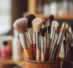 Types of face brushes and how they improve makeup finish