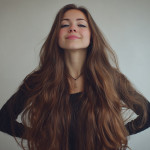 11 Powerful Ways to Strengthen Hair Roots Naturally