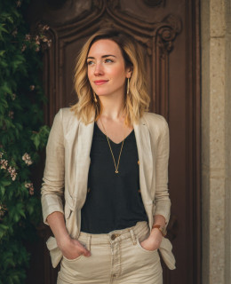 The Case for Wearing Neutral Jeans This Spring