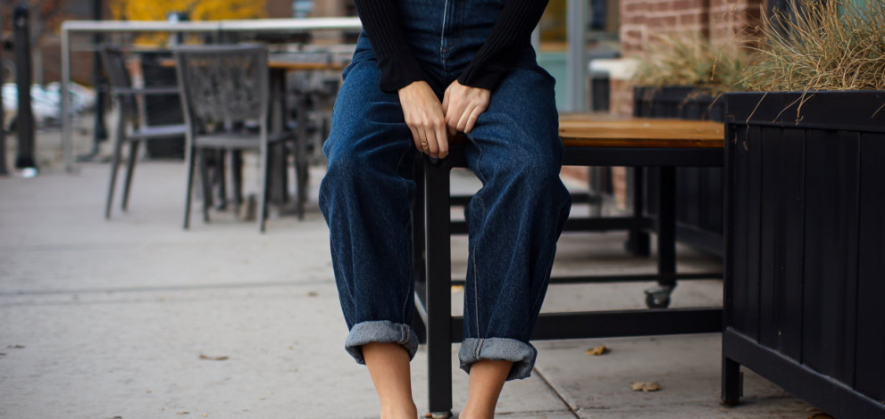 What Sandals to Wear With Jeans to Stay Chic & Trendy This Summer