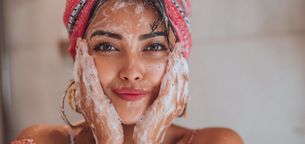 Lazy Girls’ Guide To Glowing Skin! 10 Overnight Beauty Tips That Work Like Magic