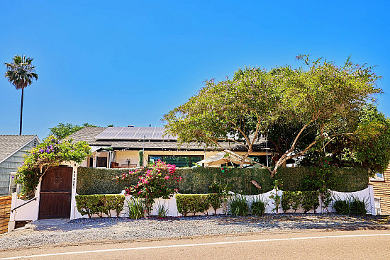 Laura Lothian - 4568 4th St