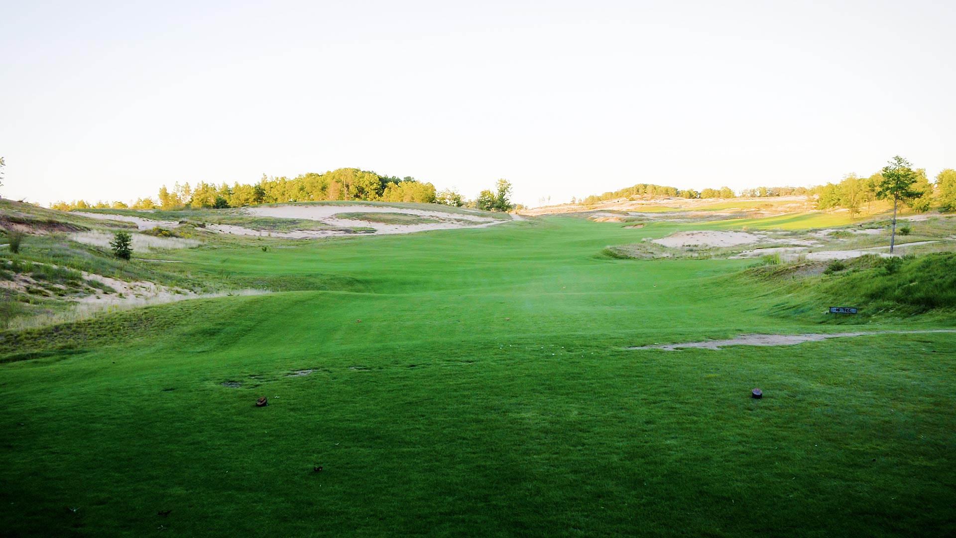 Hole 16.00 00 00 00.still005