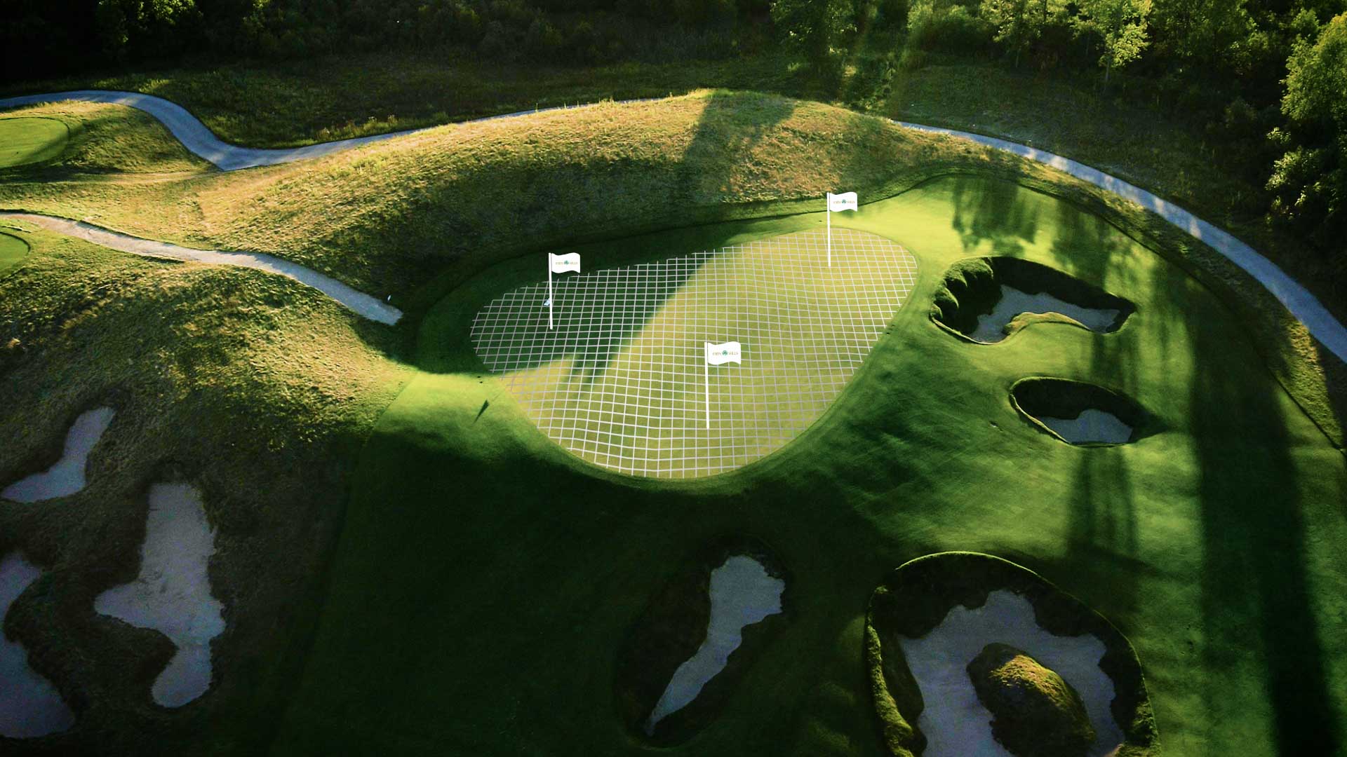 Hole 15.00 00 23 14.still004
