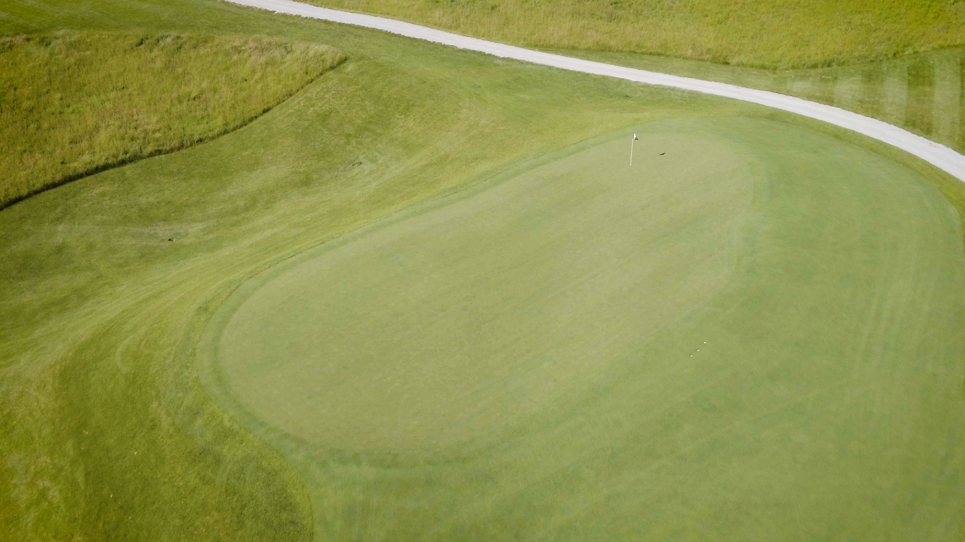 Hole 3.00 00 30 00.still003