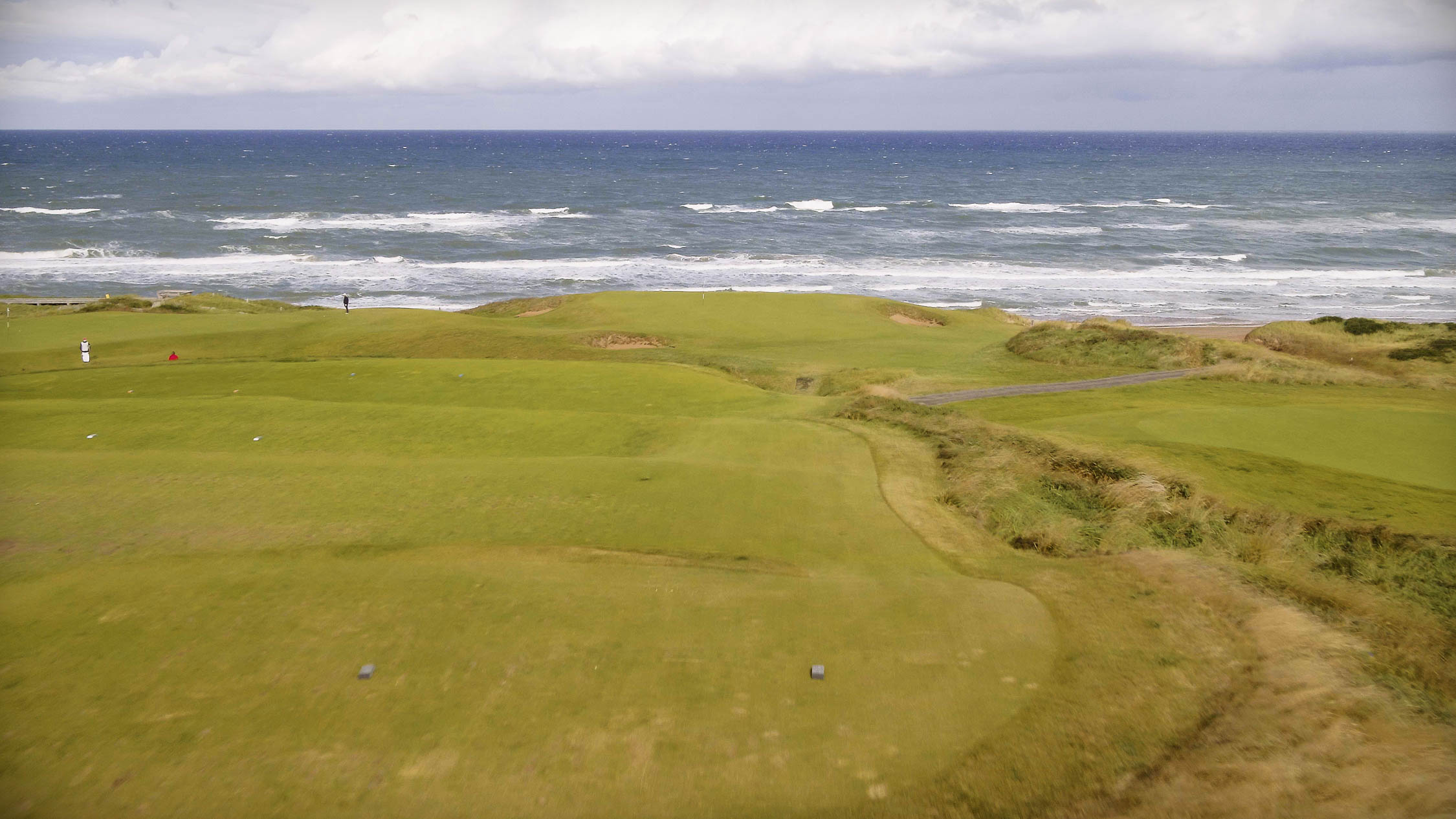 Hole 14.00 00 00 00.still001