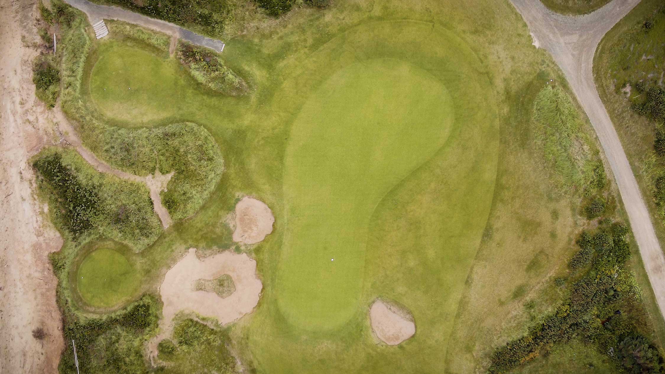 Hole 15.00 00 35 09.still004