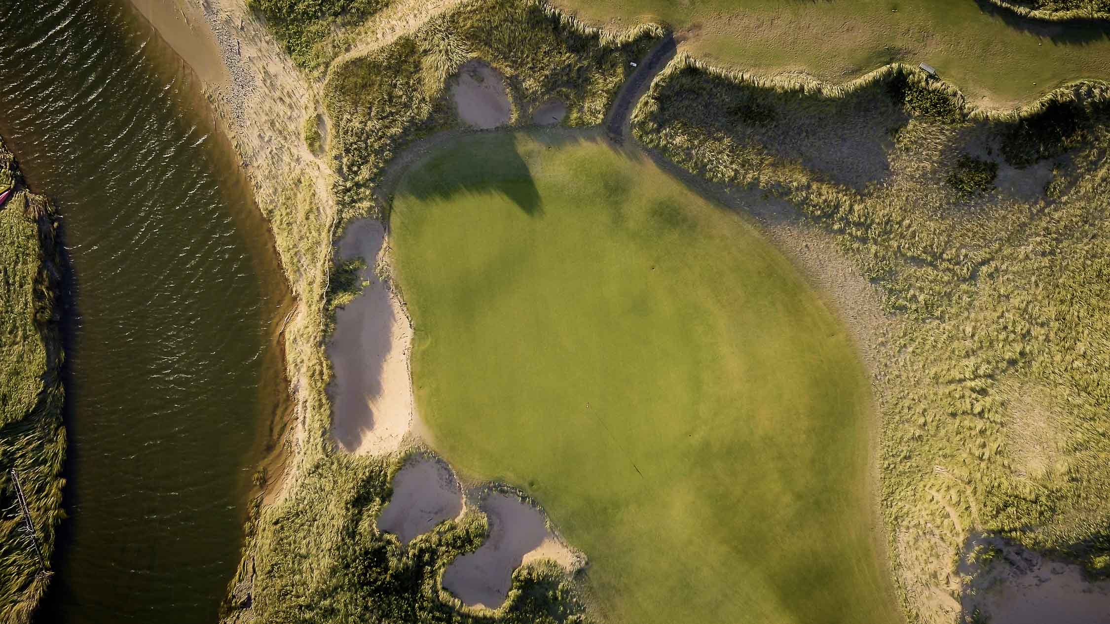 Hole 5.00 00 42 21.still007