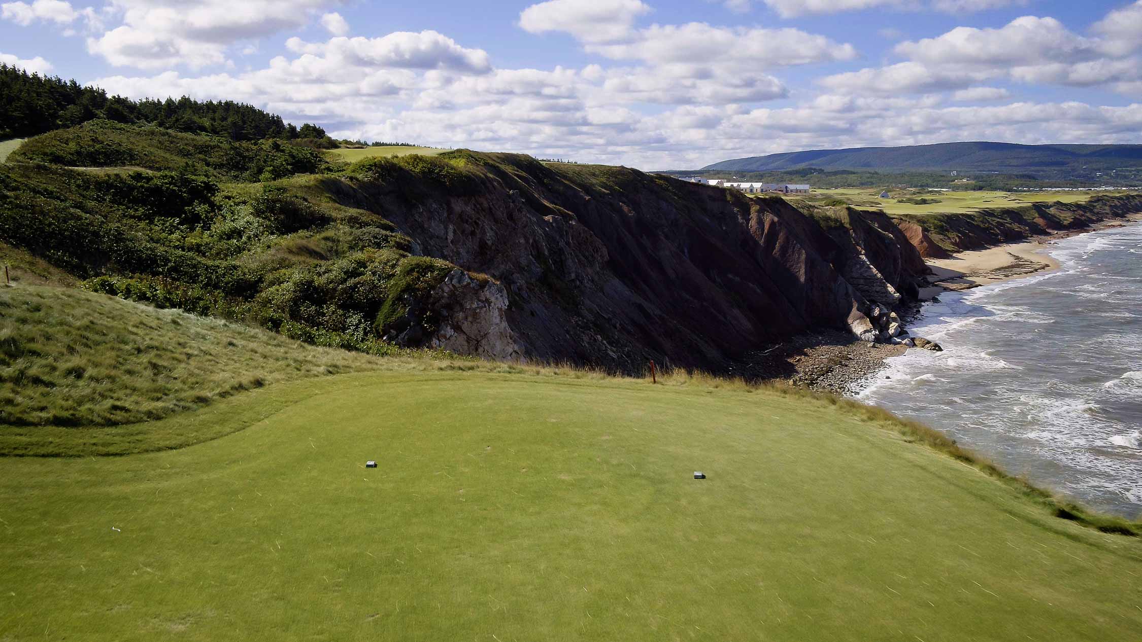 Hole 17.00 00 00 00.still002