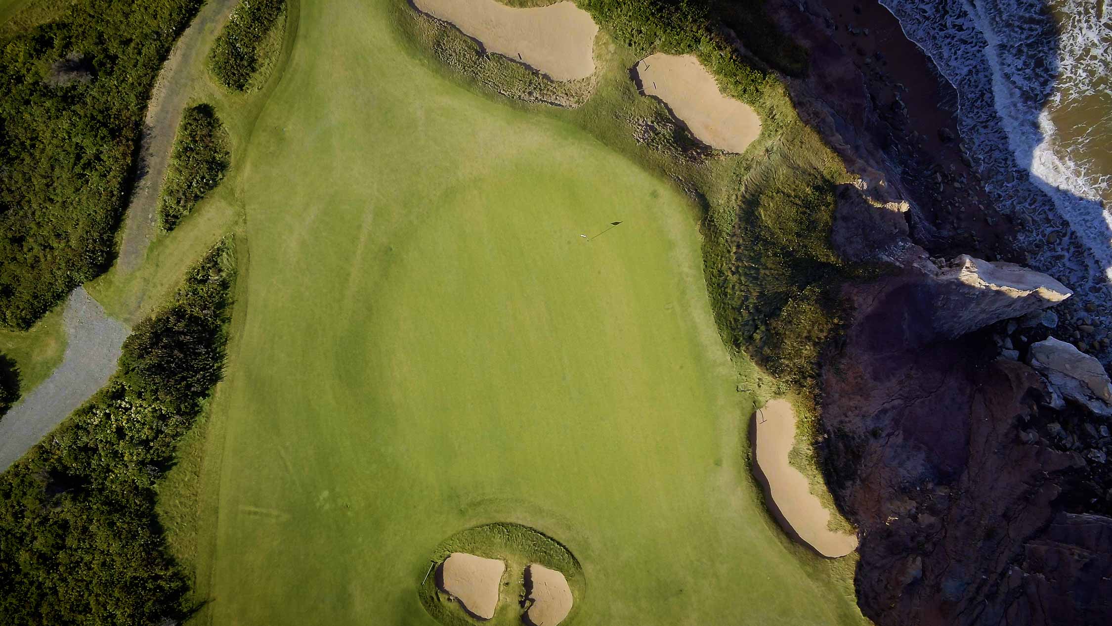 Hole 17.00 00 31 12.still005