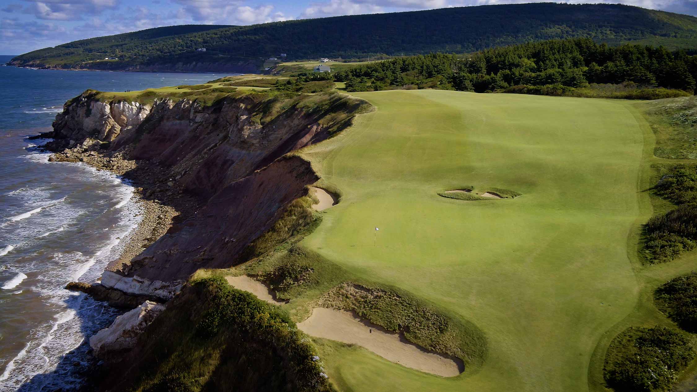 Hole 17.00 00 32 21.still006