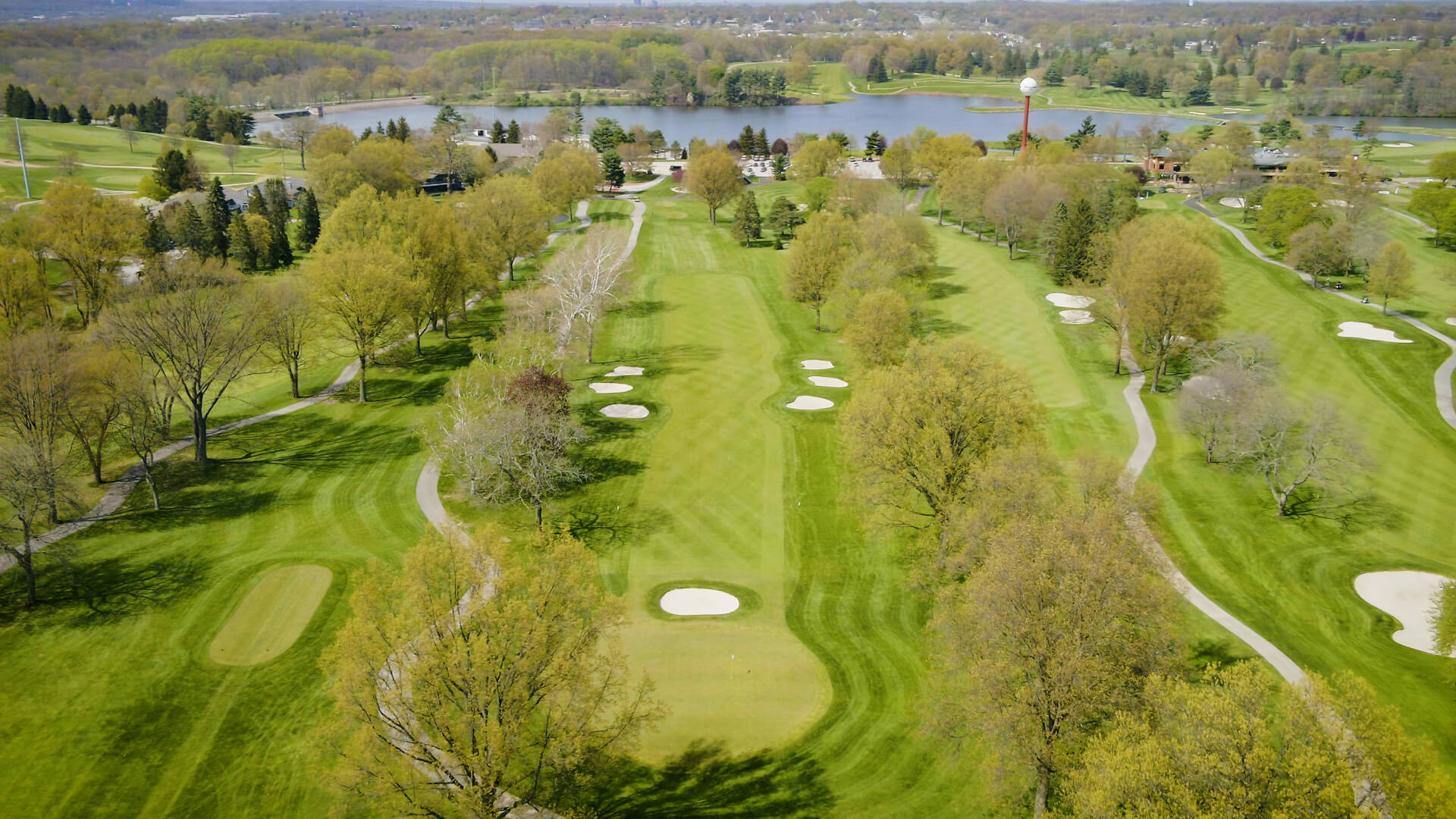 Hole 17.00 00 44 16.still001