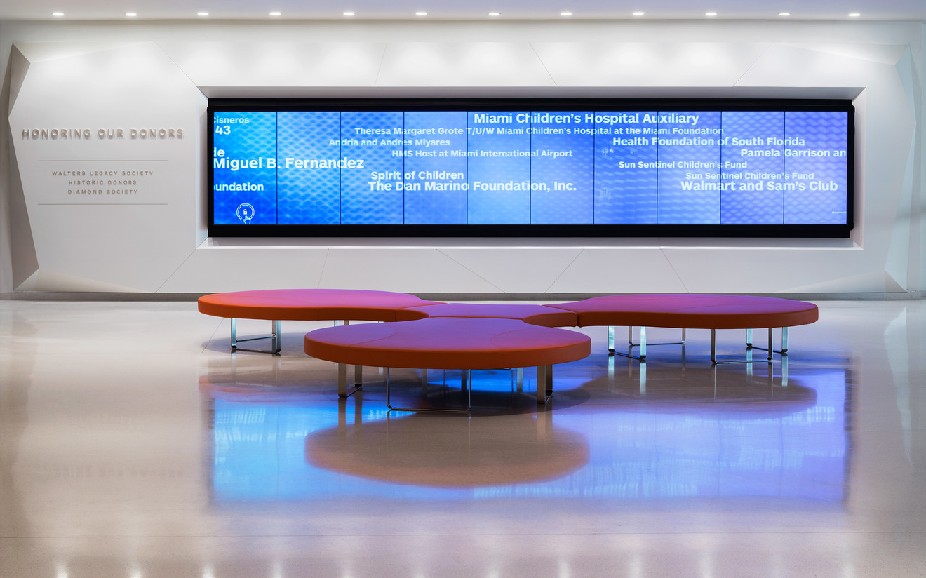 Interactive donor recognition – 10 digital displays
