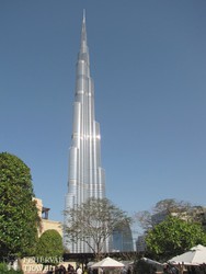 a Burj Khalifa épülete Dubaiban