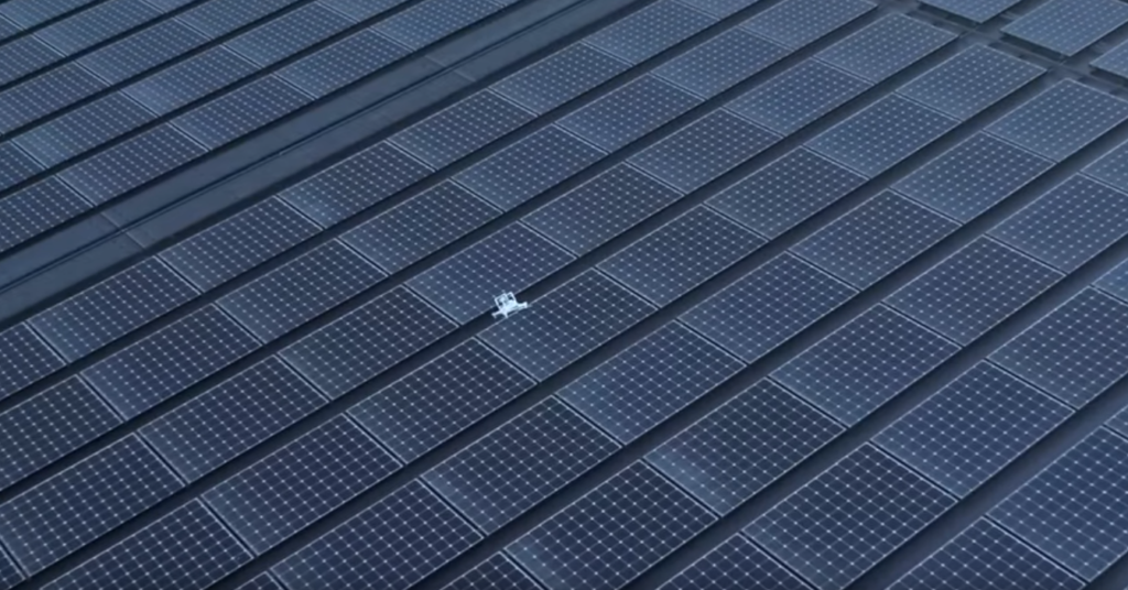 Drone into Apple's HQ Drone into Apple's HQ